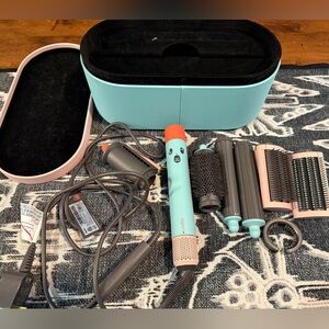 Dyson Air wrap Gently Used